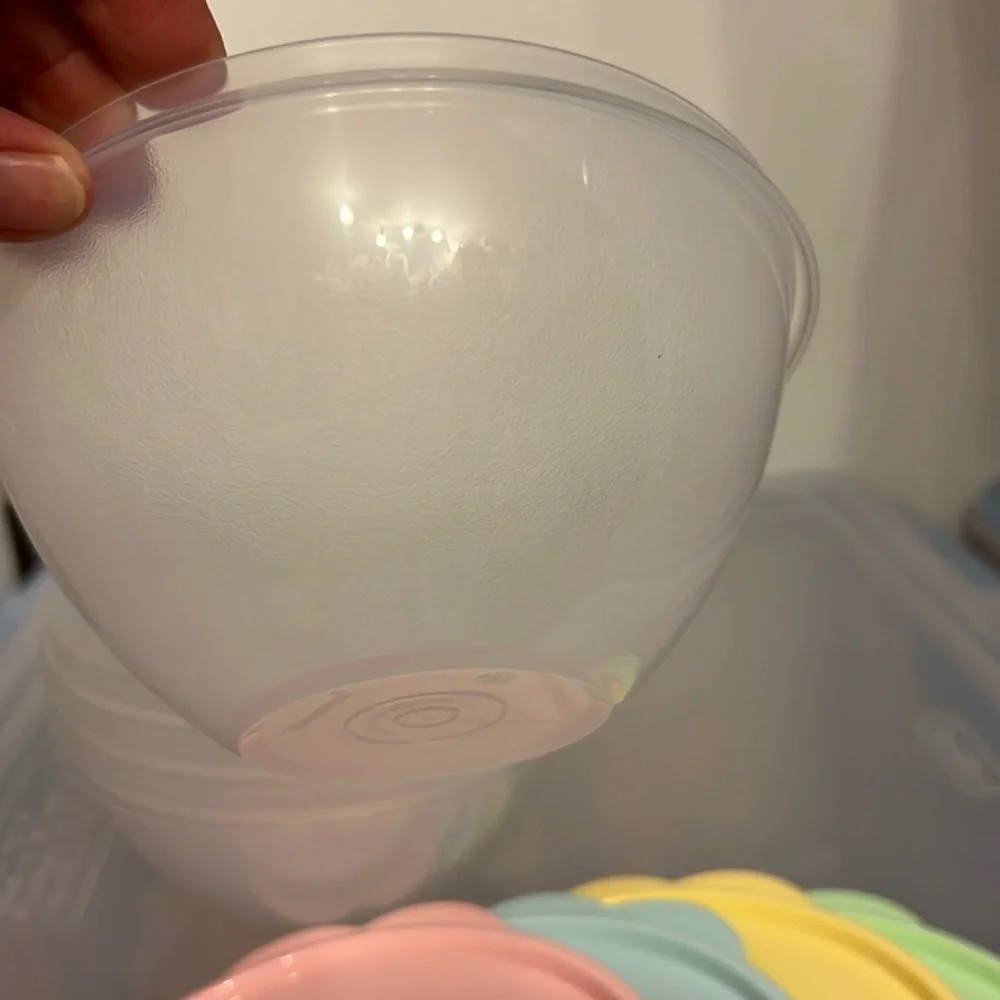 NEW Tupperware 4 piece bowl set with lids - Picture 3 of 5